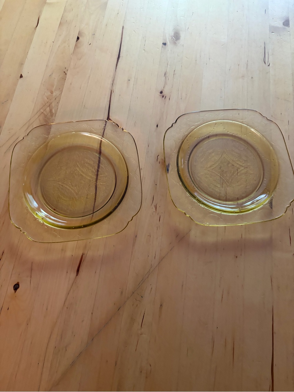 Set of 2 Vintage Federal glass plates